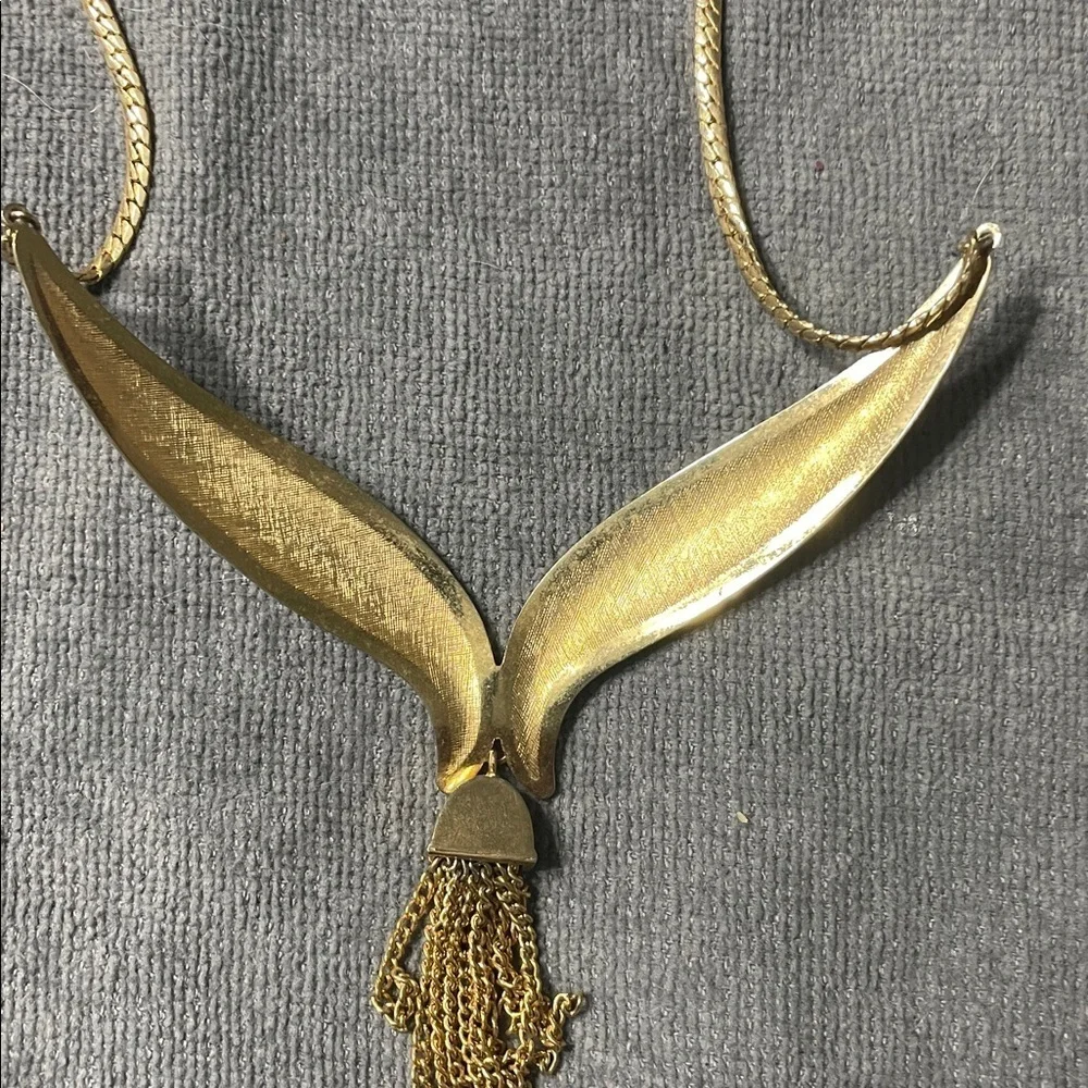 Vintage Avon Goldtone Whale Tail Necklace with Tassel